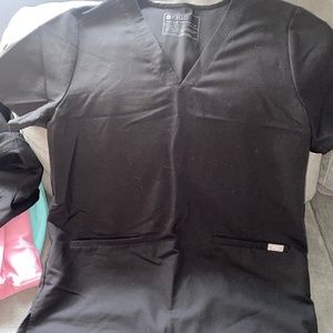 Figs Casma 3 pocket scrub top